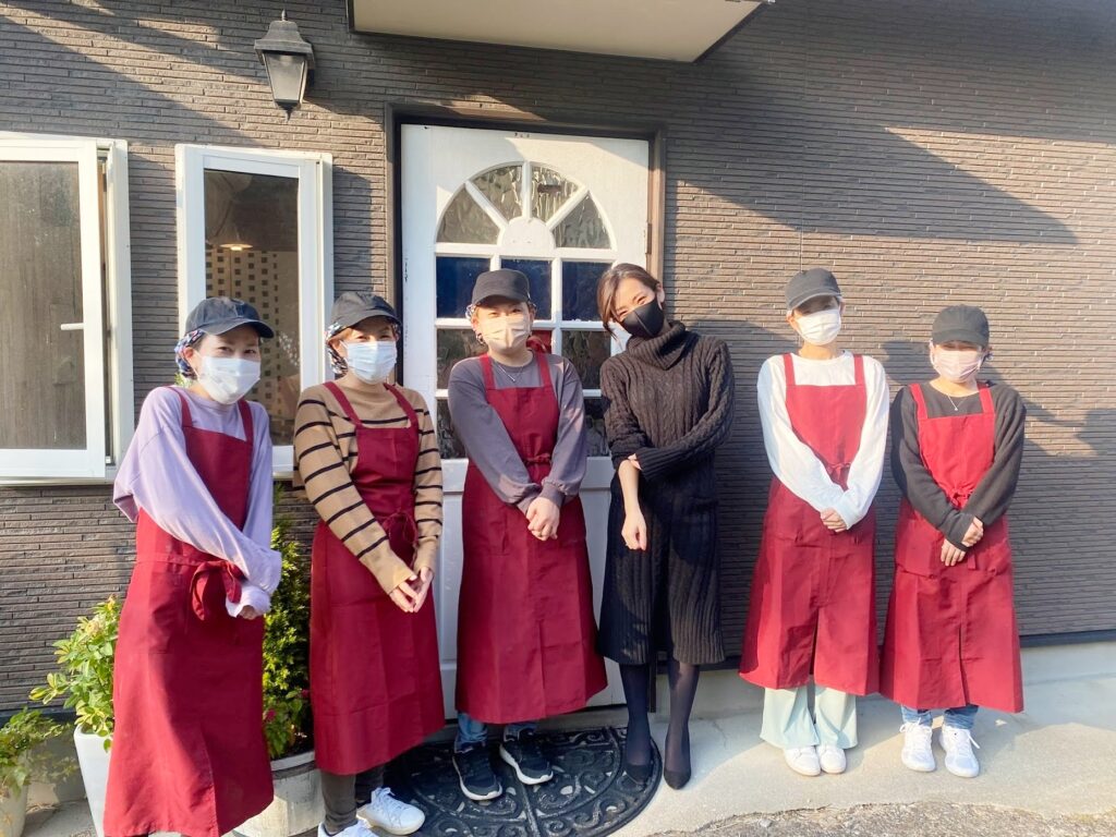 人口減少に伴い縮小する実店舗売上から、全国商圏のD2Cブランドにシフトし売上を拡大する